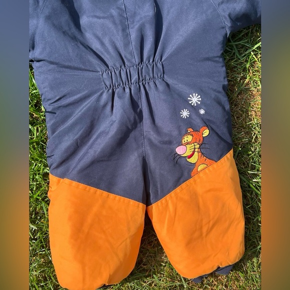 Tigger bunting suit with removable mittens - Picture 2 of 2